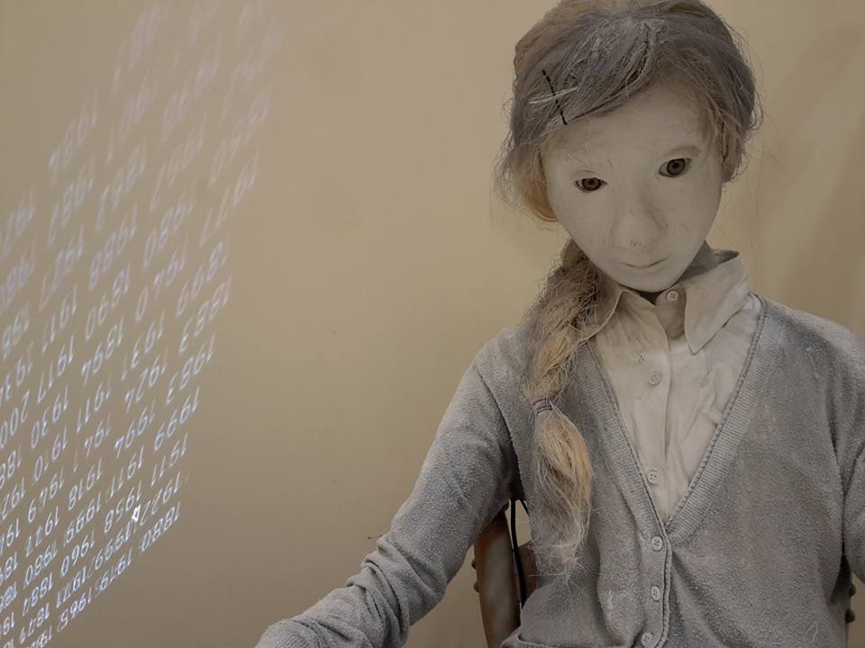 Timeline / To Chronologio